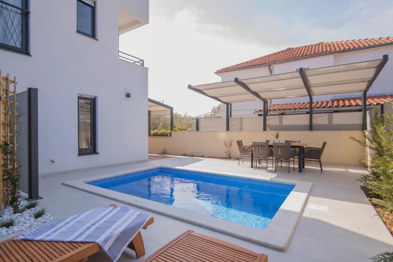 Villa Magna Luxury Apartments ムルテル エクステリア 写真