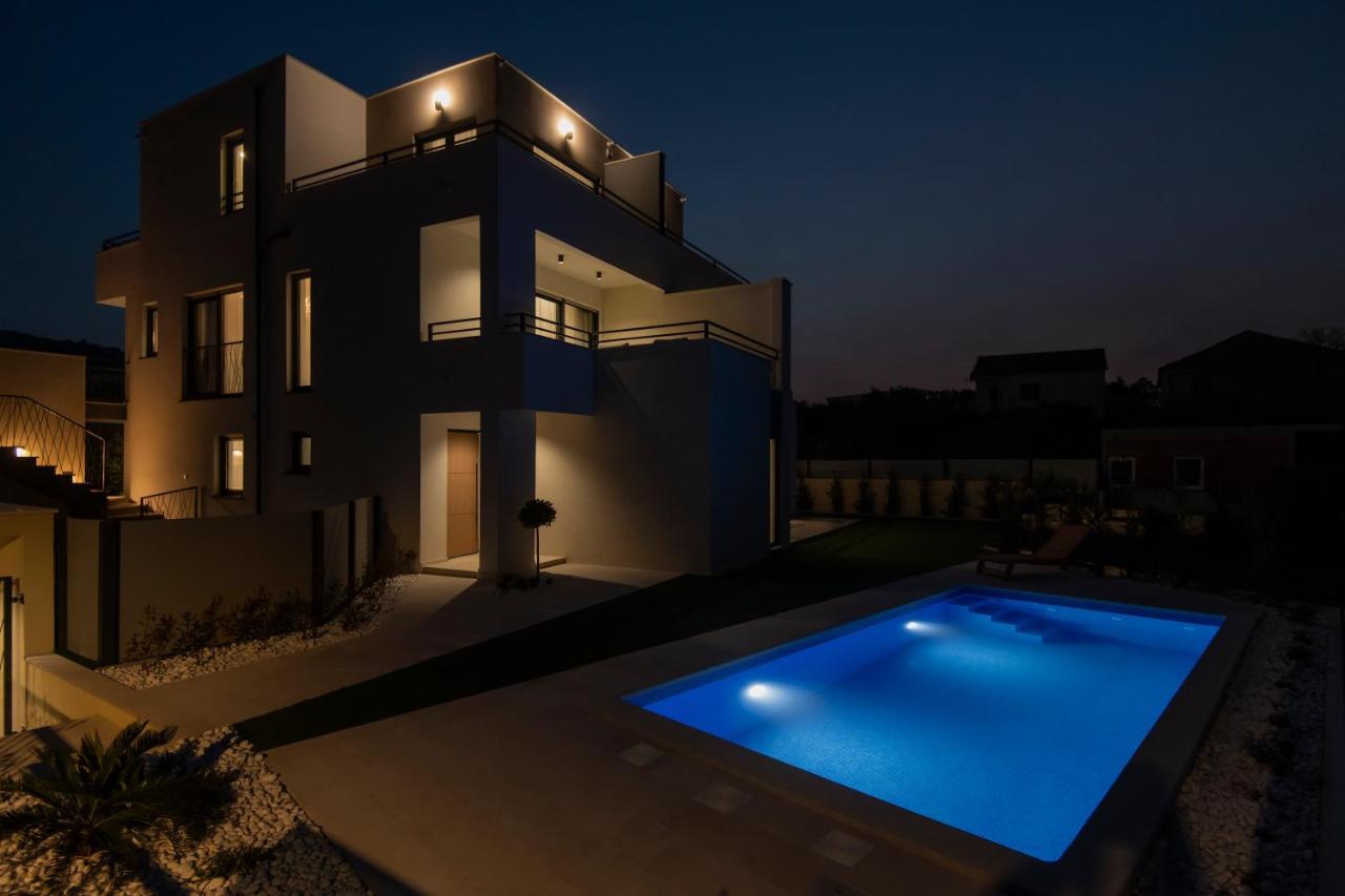 Villa Magna Luxury Apartments ムルテル エクステリア 写真