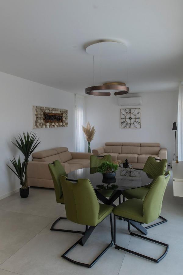 Villa Magna Luxury Apartments ムルテル エクステリア 写真